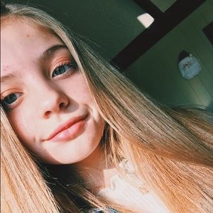 Meet your Posher, Daniella